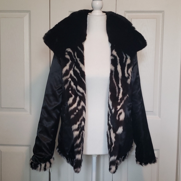 Sam Edelman Faux Fur Coat - Picture 4 of 5